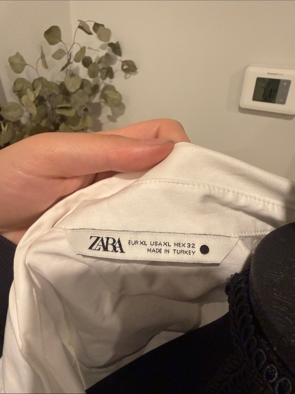 Zara White Short-Sleeve Button-Down with Front Tie - Picture 11 of 11